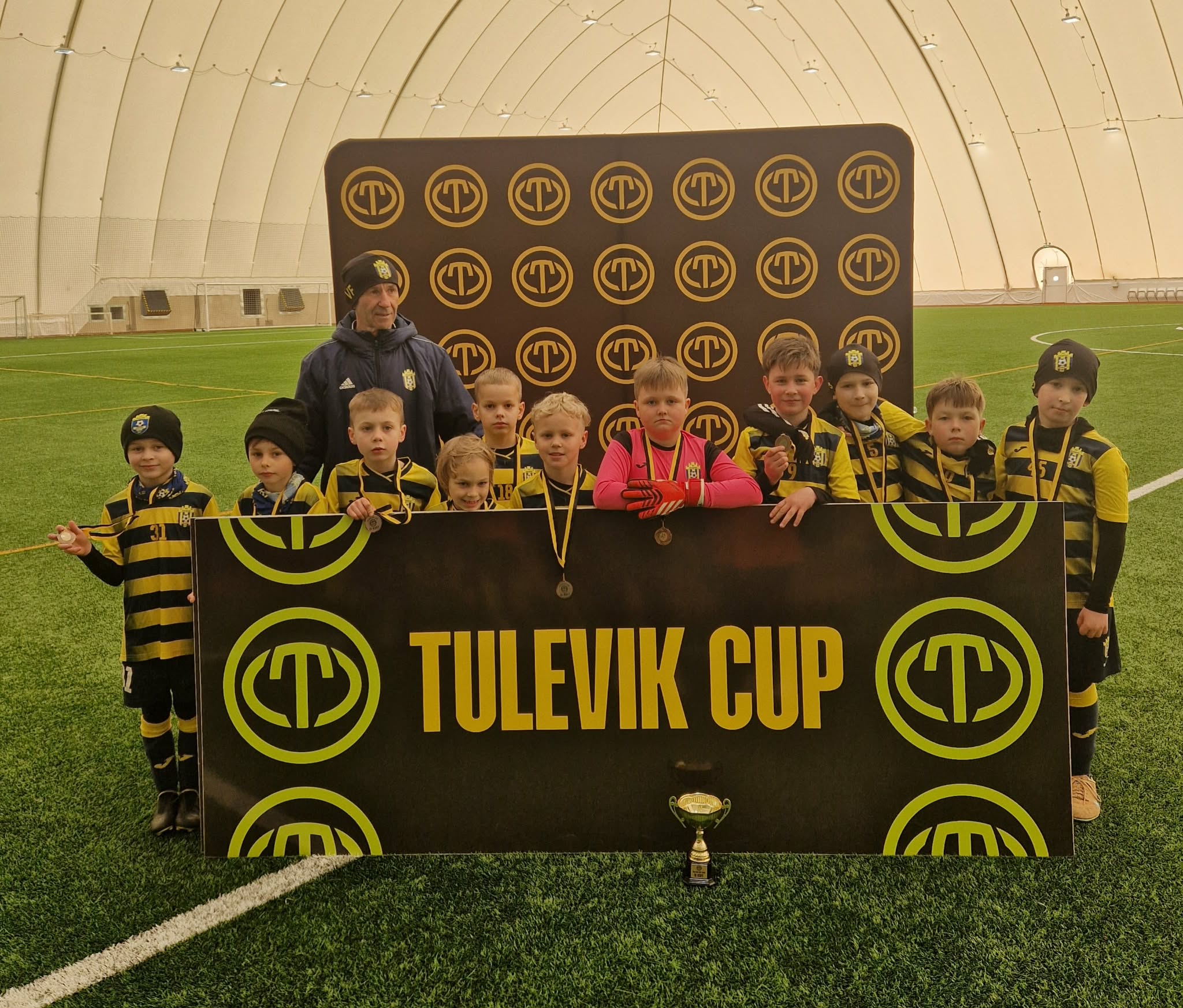 Tegemist oli väga õpetliku ja tugeva tasemega turniiriga, kus juba enne algust oli selge, et lihtsaid mänge ei tule. Alagrupis näitas meeskond kindlat mängu nin